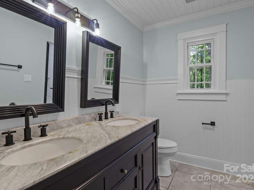 2701 Wimbledon Drive, Gastonia, NC 28056.  MLS# CAR4250398, YatesRealty ID 15326. 