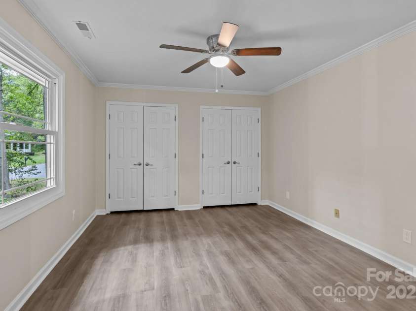 2701 Wimbledon Drive, Gastonia, NC 28056.  MLS# CAR4250398, YatesRealty ID 15326. 