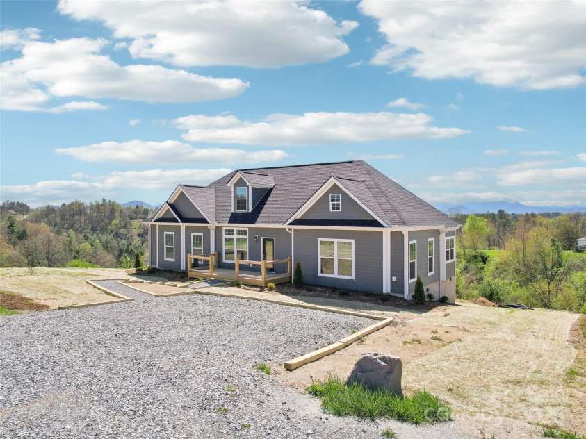 25 Colby Drive, Weaverville, NC 28787.  MLS# CAR4243387, YatesRealty ID 15327. 