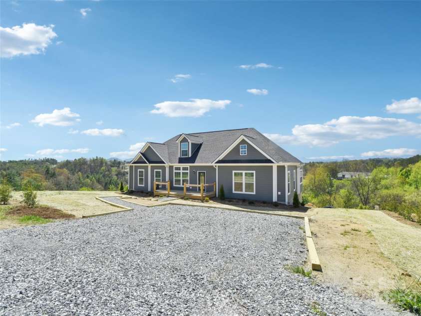 25 Colby Drive, Weaverville, NC 28787.  MLS# CAR4243387, YatesRealty ID 15327. 