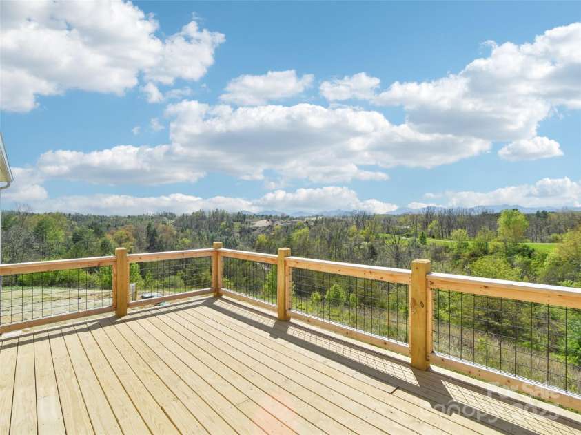 25 Colby Drive, Weaverville, NC 28787.  MLS# CAR4243387, YatesRealty ID 15327. 