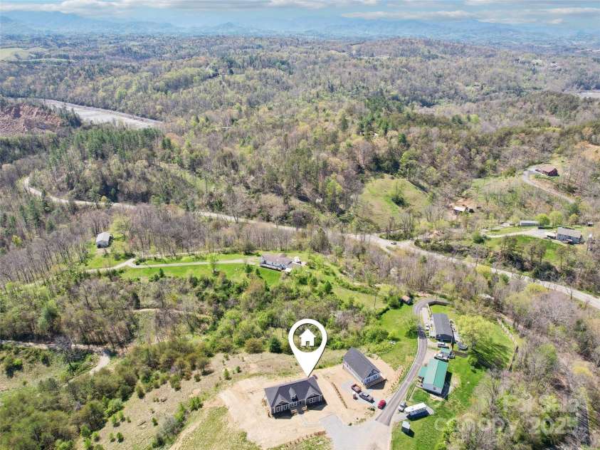 25 Colby Drive, Weaverville, NC 28787.  MLS# CAR4243387, YatesRealty ID 15327. 