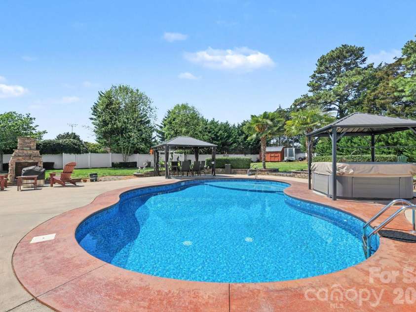 2609 Park Ridge Boulevard, Rock Hill, SC 29732.  MLS# CAR4369392, YatesRealty ID 15327. 