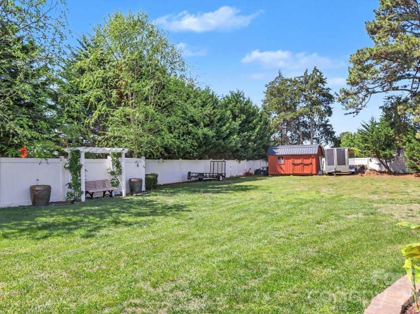 2609 Park Ridge Boulevard, Rock Hill, SC 29732.  MLS# CAR4369392, YatesRealty ID 15327. 