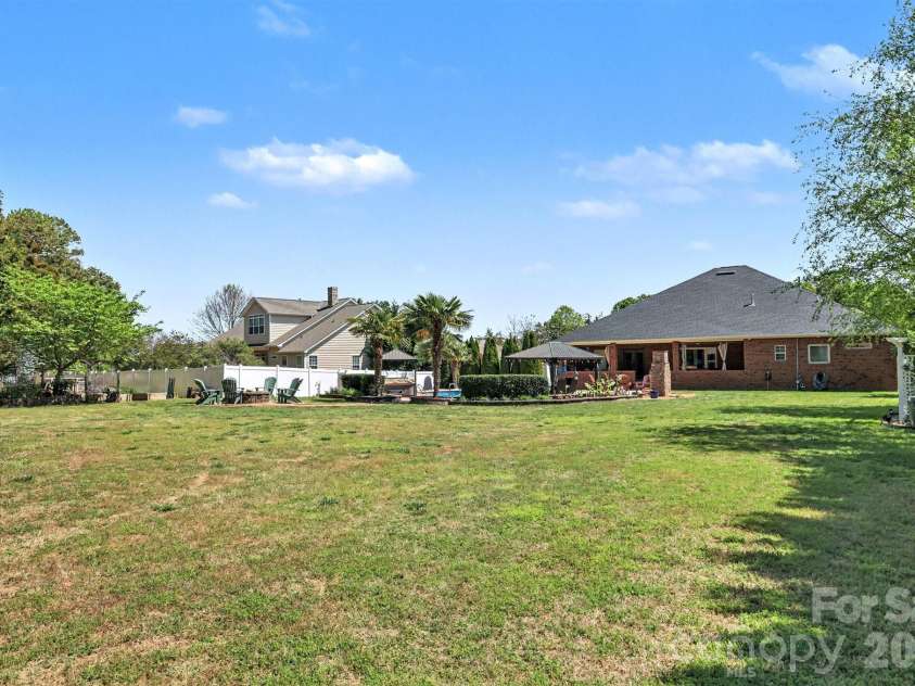 2609 Park Ridge Boulevard, Rock Hill, SC 29732.  MLS# CAR4369392, YatesRealty ID 15327. 