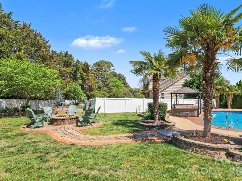 2609 Park Ridge Boulevard, Rock Hill, SC 29732.  MLS# CAR4369392, YatesRealty ID 15327. 