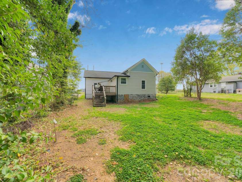 605 Marietta Street, Gastonia, NC 28052.  MLS# CAR4364480, YatesRealty ID 15328. 