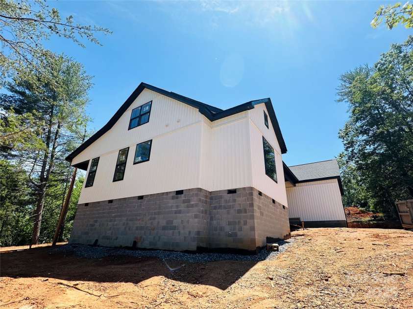 2960 Corpening Chapel Road, Morganton, NC 28655.  MLS# CAR4227308, YatesRealty ID 1533. 
