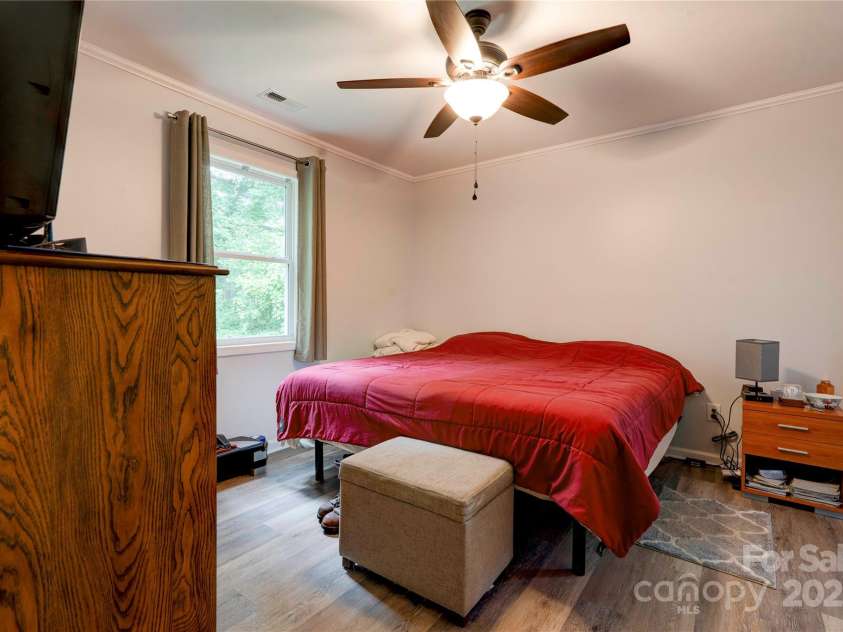 812 Kings Road, Shelby, NC 28150.  MLS# CAR4268034, YatesRealty ID 1533. Primary Bedroom