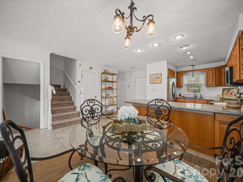529 Catspaw Road, Statesville, NC 28677.  MLS# CAR4405524, YatesRealty ID 15330. 