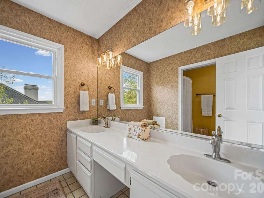 529 Catspaw Road, Statesville, NC 28677.  MLS# CAR4405524, YatesRealty ID 15330. 