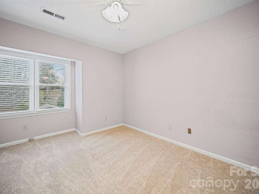 529 Catspaw Road, Statesville, NC 28677.  MLS# CAR4405524, YatesRealty ID 15330. 