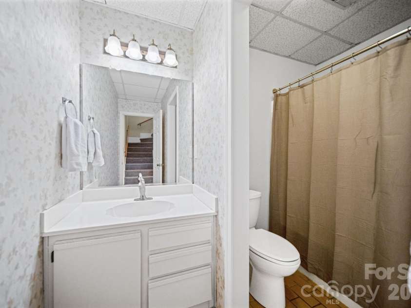 529 Catspaw Road, Statesville, NC 28677.  MLS# CAR4405524, YatesRealty ID 15330. 
