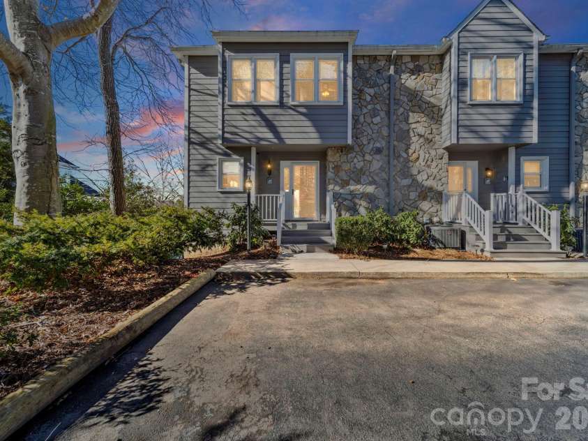 529 Catspaw Road, Statesville, NC 28677.  MLS# CAR4405524, YatesRealty ID 15330. 