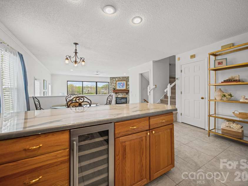 529 Catspaw Road, Statesville, NC 28677.  MLS# CAR4405524, YatesRealty ID 15330. Convenient Kitchen