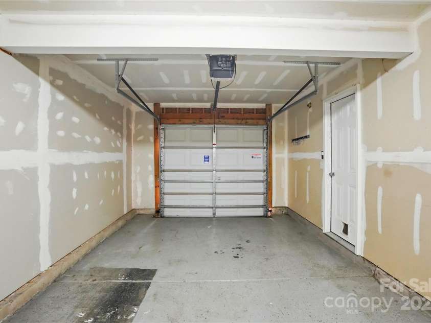 7753 Jackson Pond Drive, Charlotte, NC 28273.  MLS# CAR4247496, YatesRealty ID 15330. 1 care garage