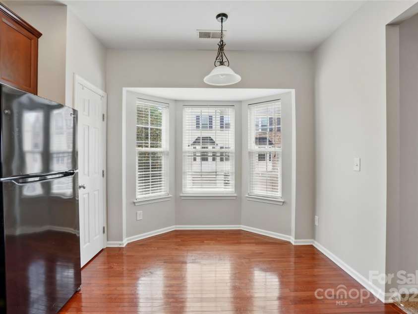 7753 Jackson Pond Drive, Charlotte, NC 28273.  MLS# CAR4247496, YatesRealty ID 15330. Breakfast Area