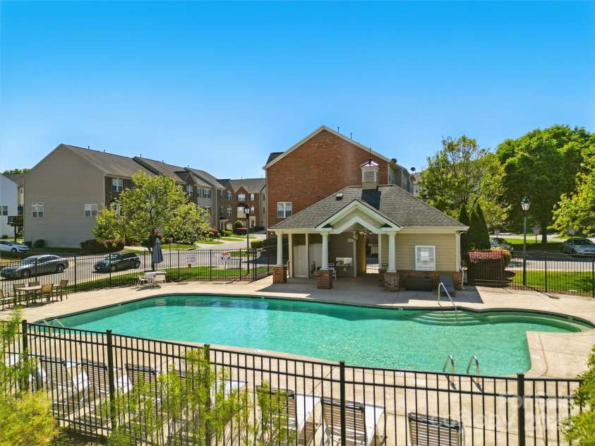 7753 Jackson Pond Drive, Charlotte, NC 28273.  MLS# CAR4247496, YatesRealty ID 15330. Neighborhood Pool