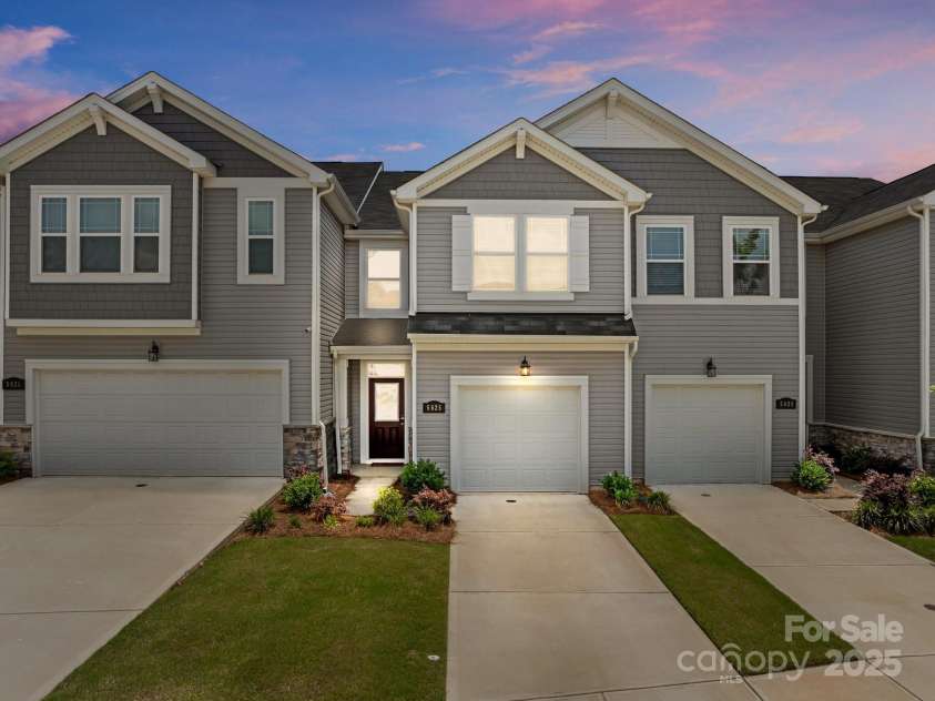 5625 Axil Lane, Charlotte, NC 28269.  MLS# CAR4258730, YatesRealty ID 15334. 