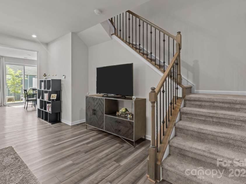 5625 Axil Lane, Charlotte, NC 28269.  MLS# CAR4258730, YatesRealty ID 15334. 