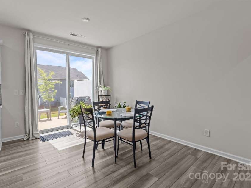 5625 Axil Lane, Charlotte, NC 28269.  MLS# CAR4258730, YatesRealty ID 15334. 