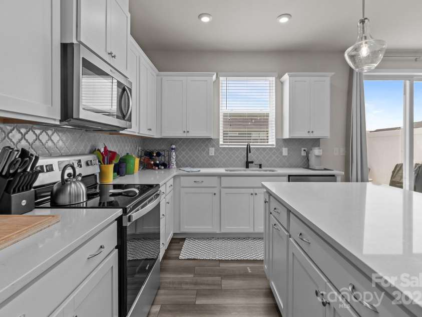 5625 Axil Lane, Charlotte, NC 28269.  MLS# CAR4258730, YatesRealty ID 15334. 