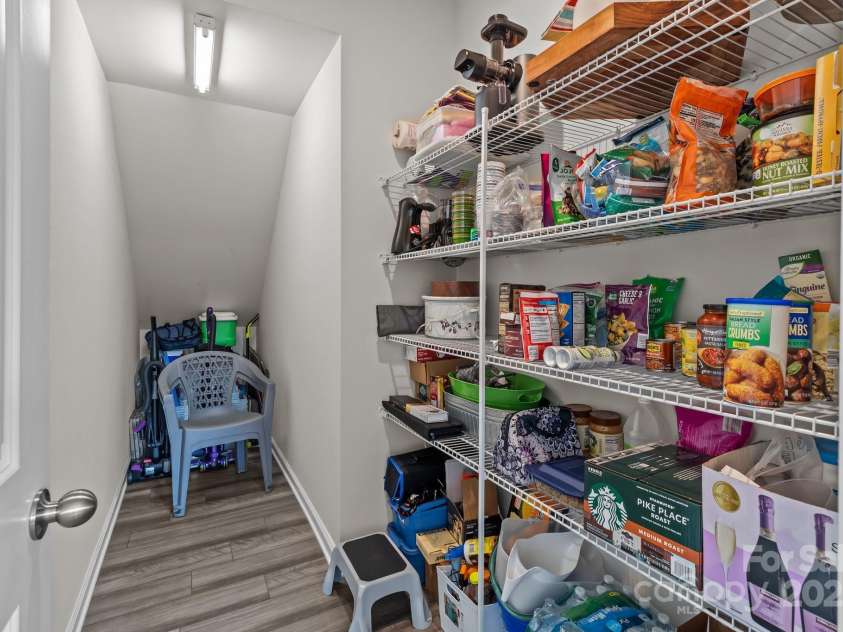 5625 Axil Lane, Charlotte, NC 28269.  MLS# CAR4258730, YatesRealty ID 15334. 