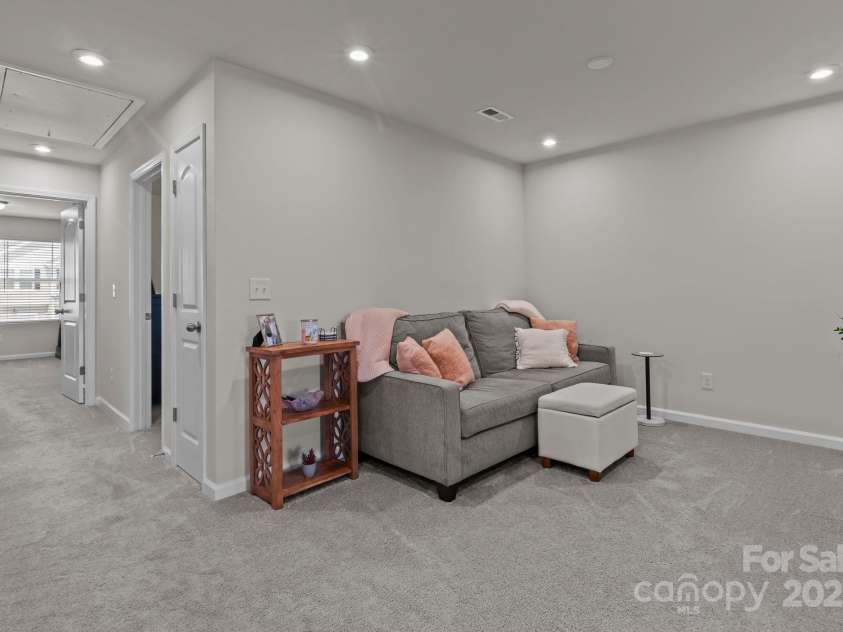 5625 Axil Lane, Charlotte, NC 28269.  MLS# CAR4258730, YatesRealty ID 15334. 