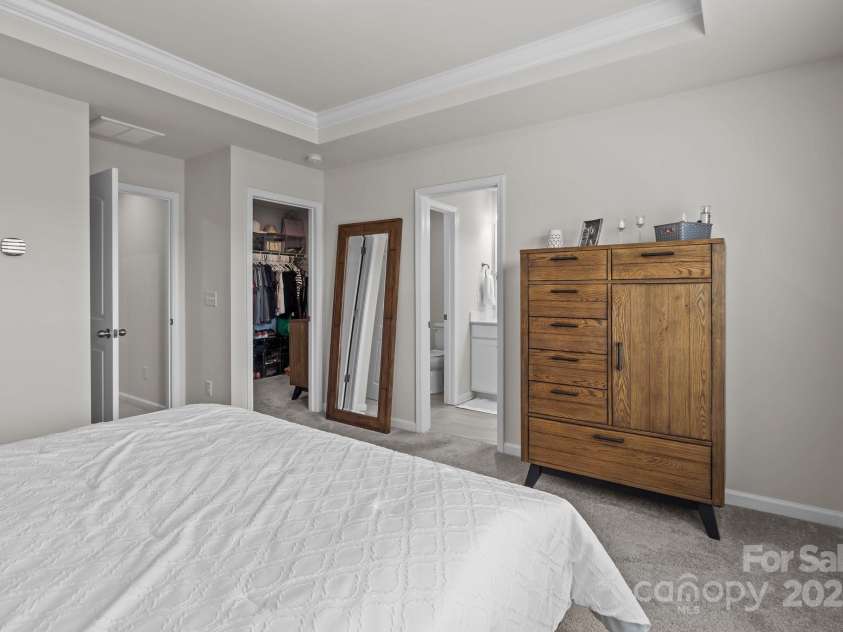 5625 Axil Lane, Charlotte, NC 28269.  MLS# CAR4258730, YatesRealty ID 15334. 