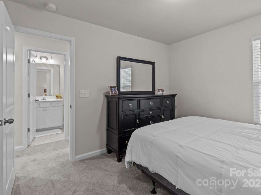 5625 Axil Lane, Charlotte, NC 28269.  MLS# CAR4258730, YatesRealty ID 15334. 