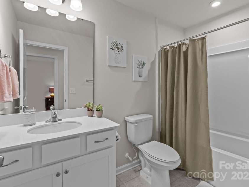 5625 Axil Lane, Charlotte, NC 28269.  MLS# CAR4258730, YatesRealty ID 15334. 