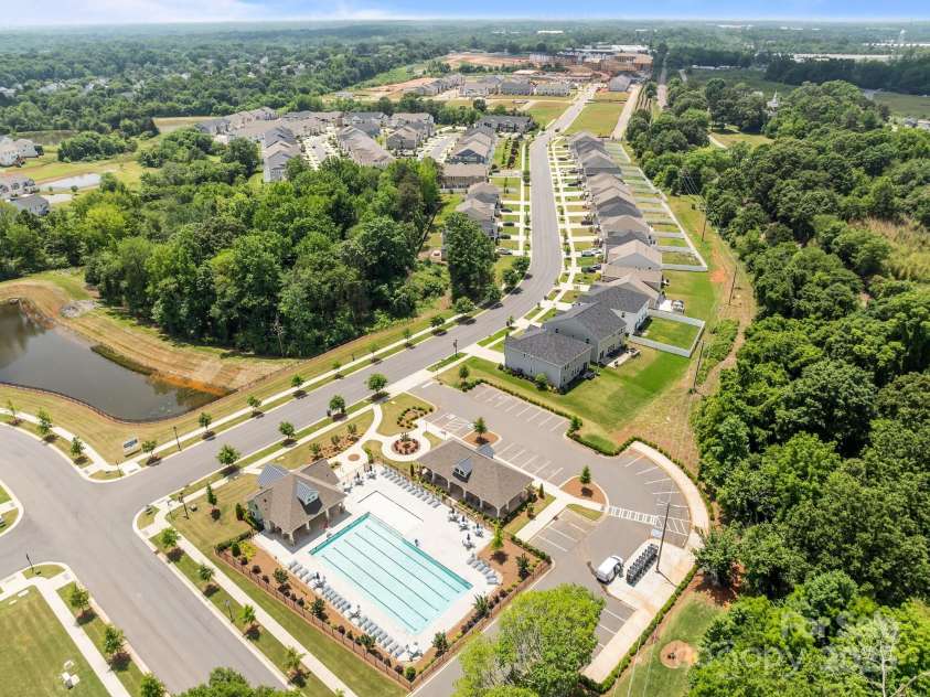 5625 Axil Lane, Charlotte, NC 28269.  MLS# CAR4258730, YatesRealty ID 15334. 