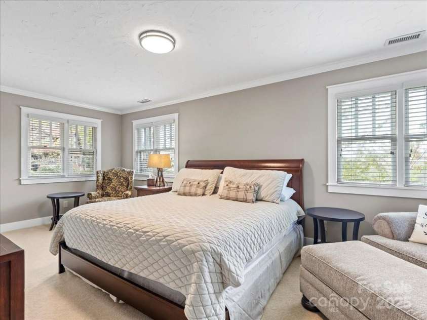 28 Lacoste Drive, Hendersonville, NC 28739.  MLS# CAR4246856, YatesRealty ID 15335. 