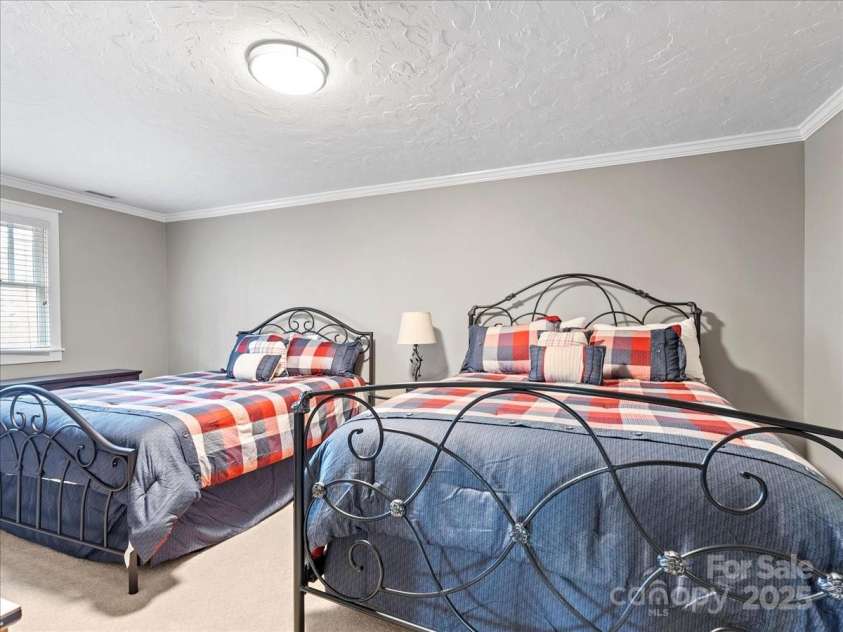 28 Lacoste Drive, Hendersonville, NC 28739.  MLS# CAR4246856, YatesRealty ID 15335. 