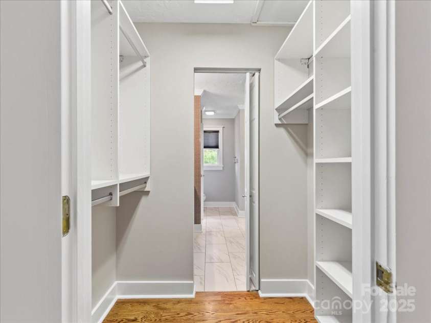 28 Lacoste Drive, Hendersonville, NC 28739.  MLS# CAR4246856, YatesRealty ID 15335. 
