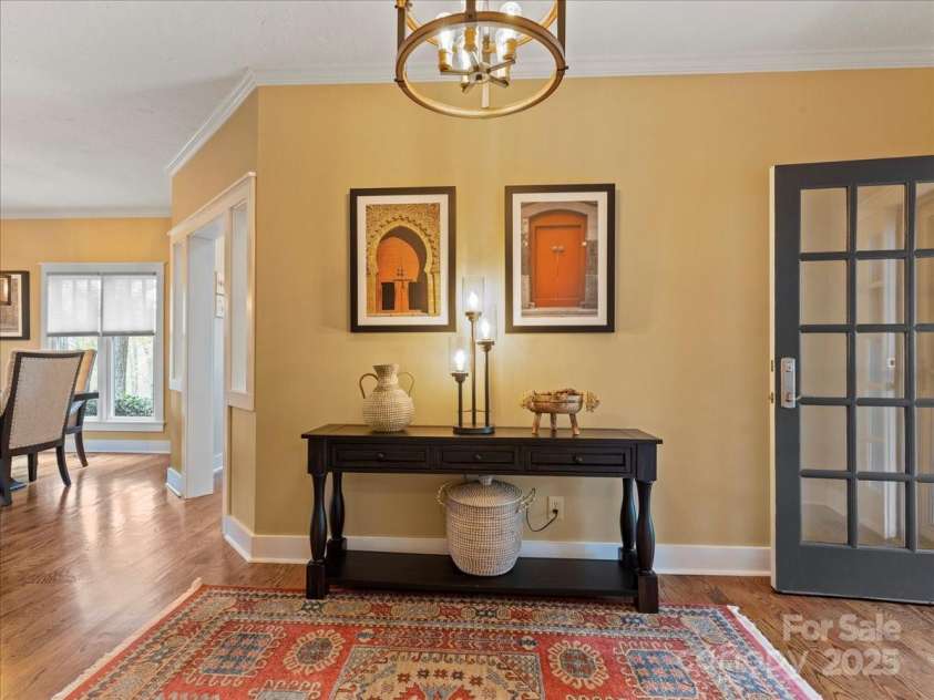 28 Lacoste Drive, Hendersonville, NC 28739.  MLS# CAR4246856, YatesRealty ID 15335. Lacoste Entry