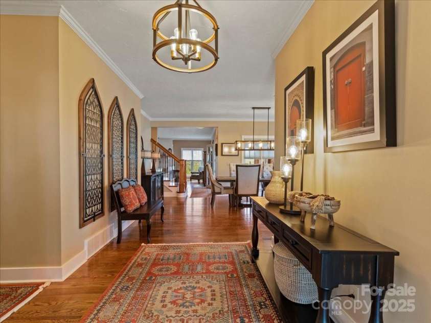 28 Lacoste Drive, Hendersonville, NC 28739.  MLS# CAR4246856, YatesRealty ID 15335. Lacoste Entry view