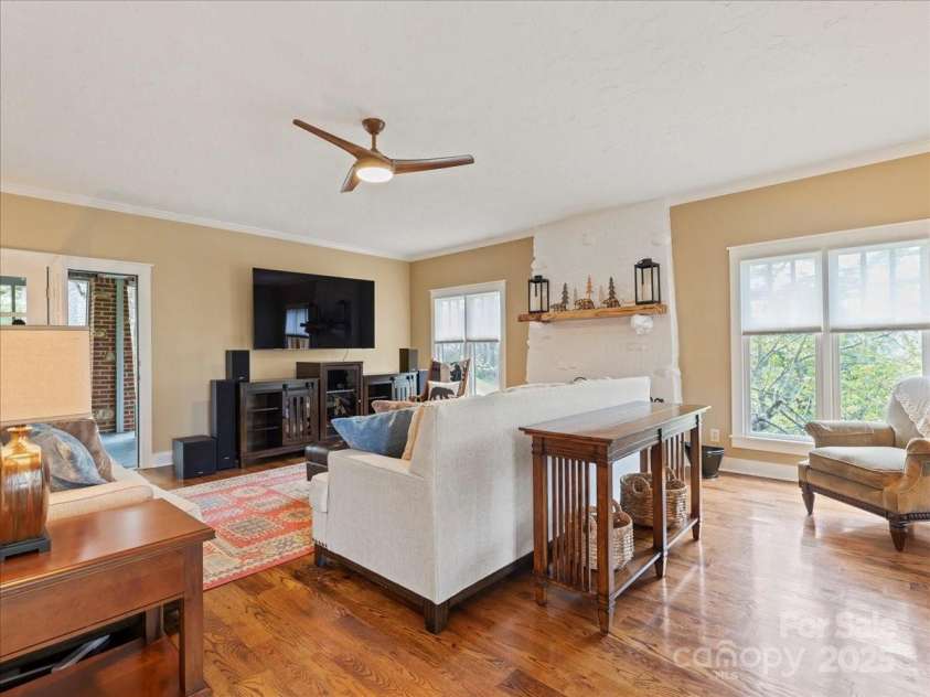 28 Lacoste Drive, Hendersonville, NC 28739.  MLS# CAR4246856, YatesRealty ID 15335. Lacoste large living room