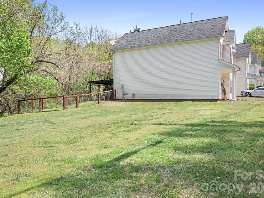 520 Iredell Avenue, Mooresville, NC 28115.  MLS# CAR4358949, YatesRealty ID 15335. 
