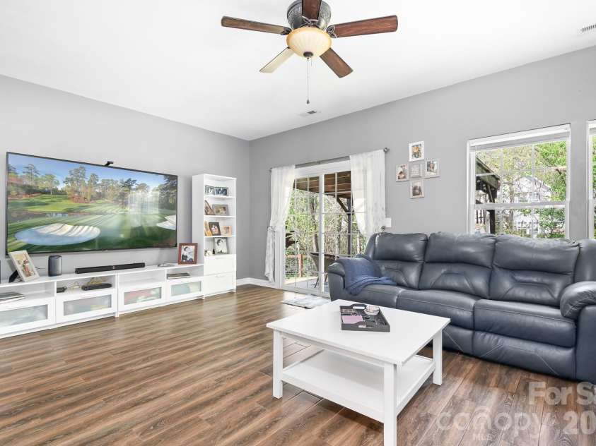 520 Iredell Avenue, Mooresville, NC 28115.  MLS# CAR4358949, YatesRealty ID 15335. 