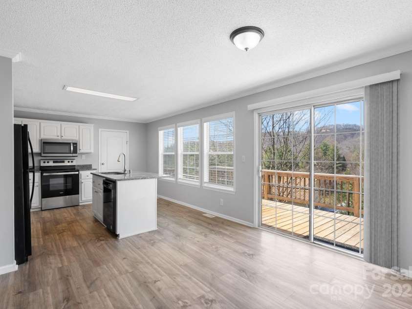 6 Clark Meadow Lane, Candler, NC 28715.  MLS# CAR4231279, YatesRealty ID 15336. 