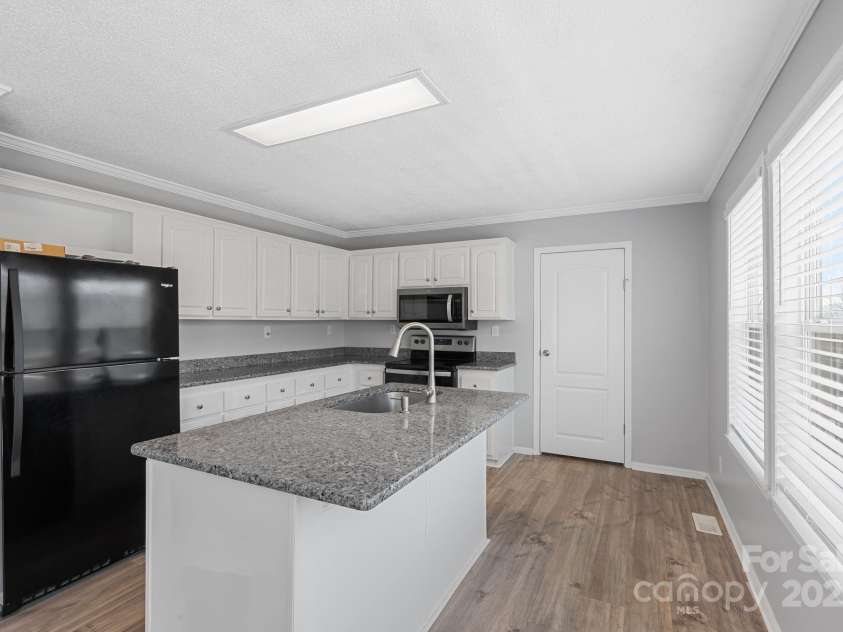 6 Clark Meadow Lane, Candler, NC 28715.  MLS# CAR4231279, YatesRealty ID 15336. 