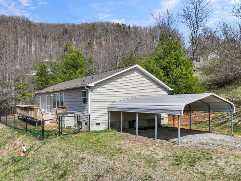 6 Clark Meadow Lane, Candler, NC 28715.  MLS# CAR4231279, YatesRealty ID 15336. 