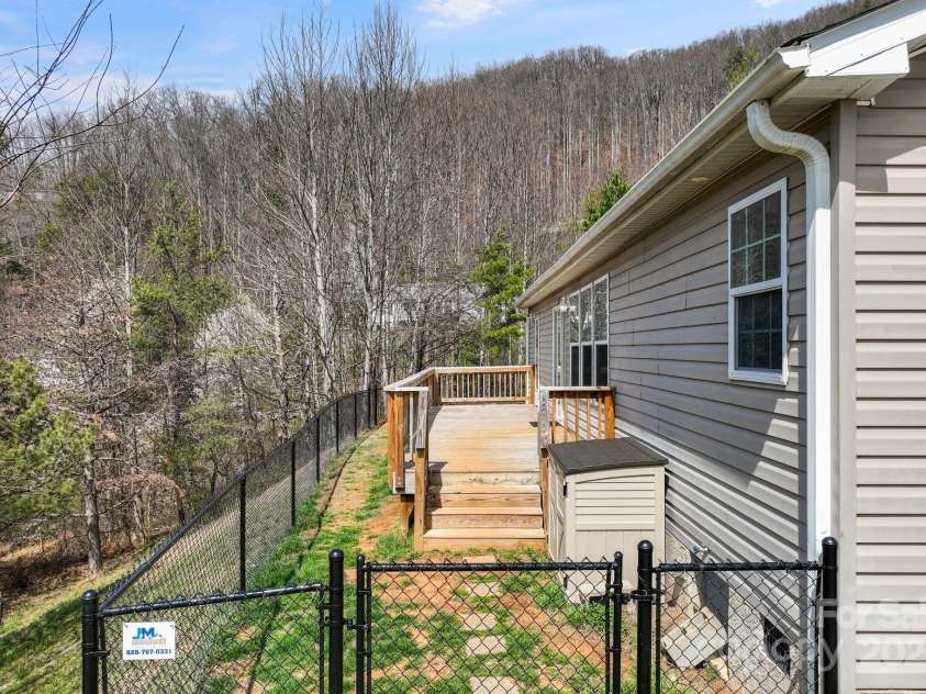 6 Clark Meadow Lane, Candler, NC 28715.  MLS# CAR4231279, YatesRealty ID 15336. 