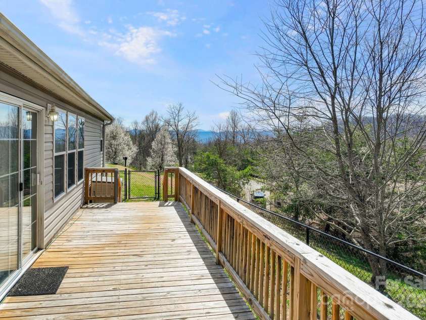 6 Clark Meadow Lane, Candler, NC 28715.  MLS# CAR4231279, YatesRealty ID 15336. 