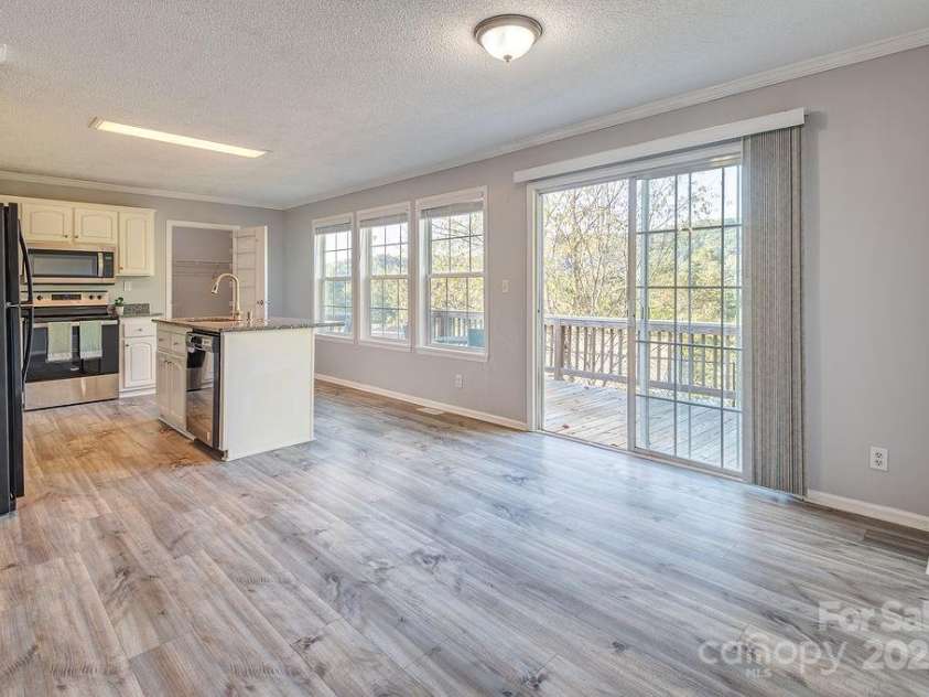 6 Clark Meadow Lane, Candler, NC 28715.  MLS# CAR4308426, YatesRealty ID 15336. 