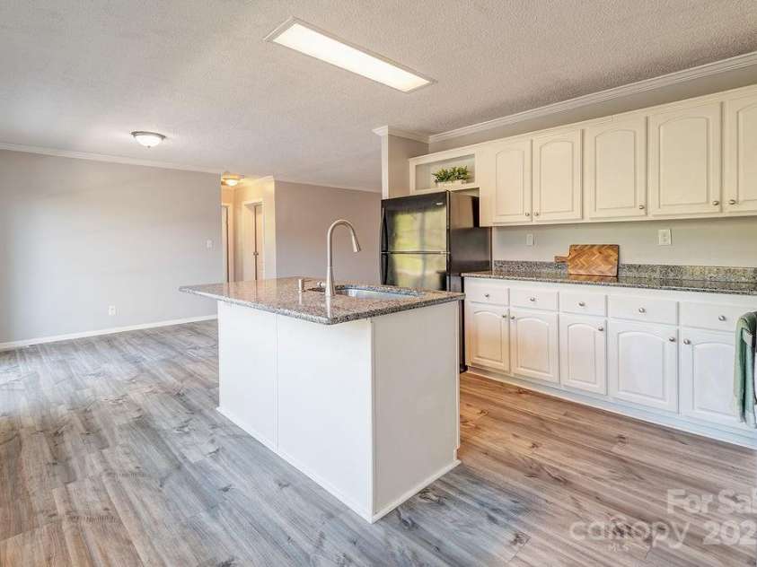 6 Clark Meadow Lane, Candler, NC 28715.  MLS# CAR4308426, YatesRealty ID 15336. 