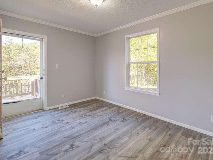 6 Clark Meadow Lane, Candler, NC 28715.  MLS# CAR4308426, YatesRealty ID 15336. 