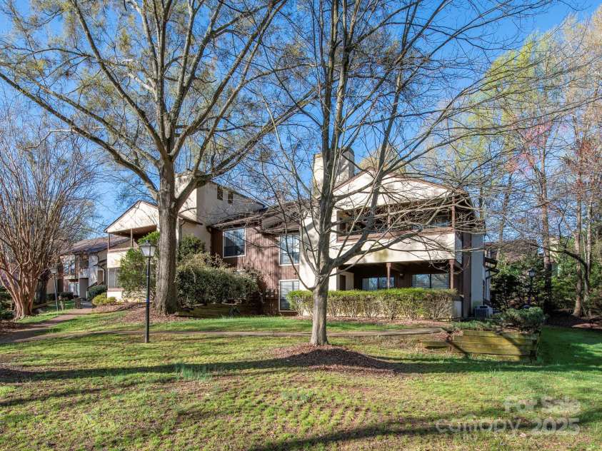5719 Dockside Drive, Charlotte, NC 28227.  MLS# CAR4238633, YatesRealty ID 15337. 