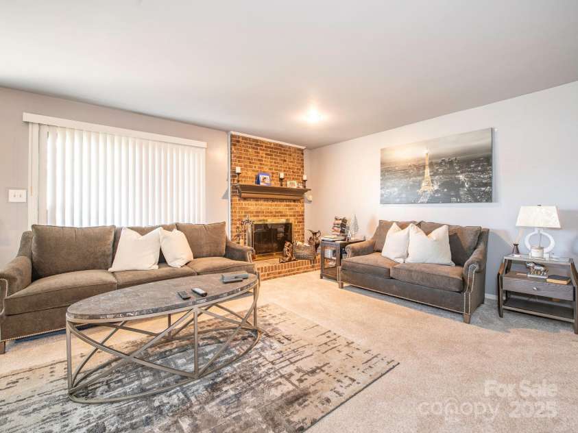 5719 Dockside Drive, Charlotte, NC 28227.  MLS# CAR4238633, YatesRealty ID 15337. 